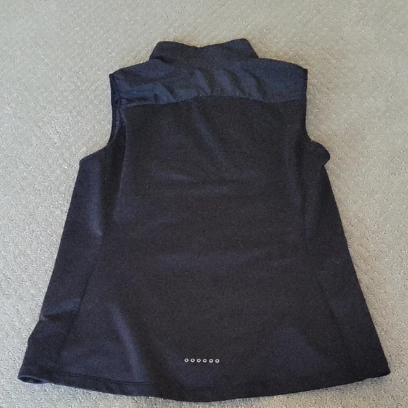 Nike Black Quilted Running Vest - Picture 3 of 3